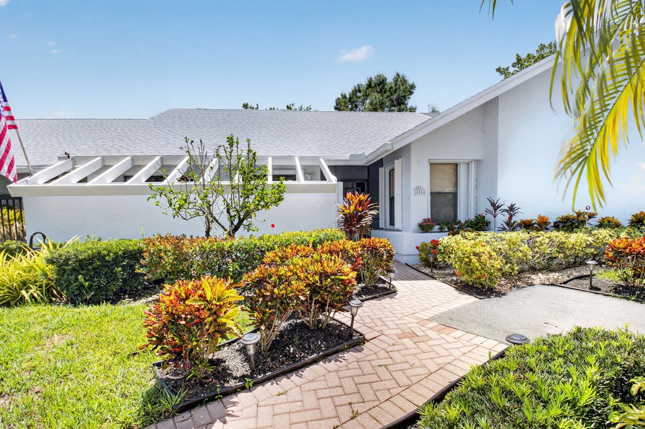 10884 Lake Front Place